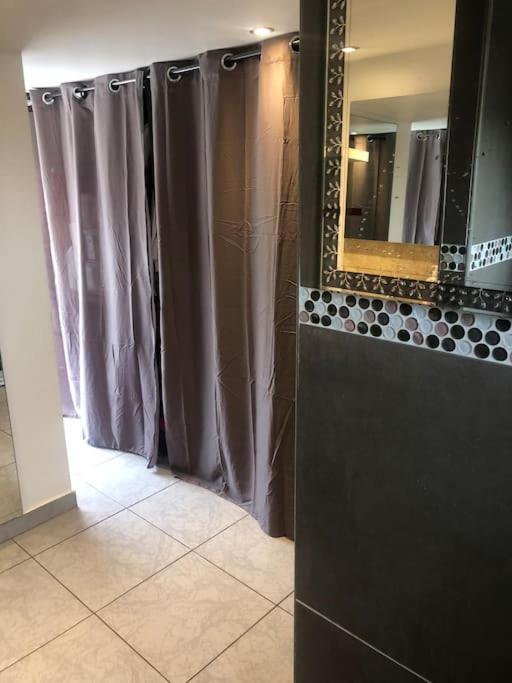 Villa Climatise Avec Piscine Et Jacuzzi カルパントラ エクステリア 写真