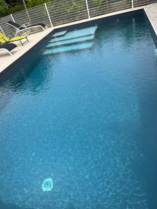 Villa Climatise Avec Piscine Et Jacuzzi カルパントラ エクステリア 写真