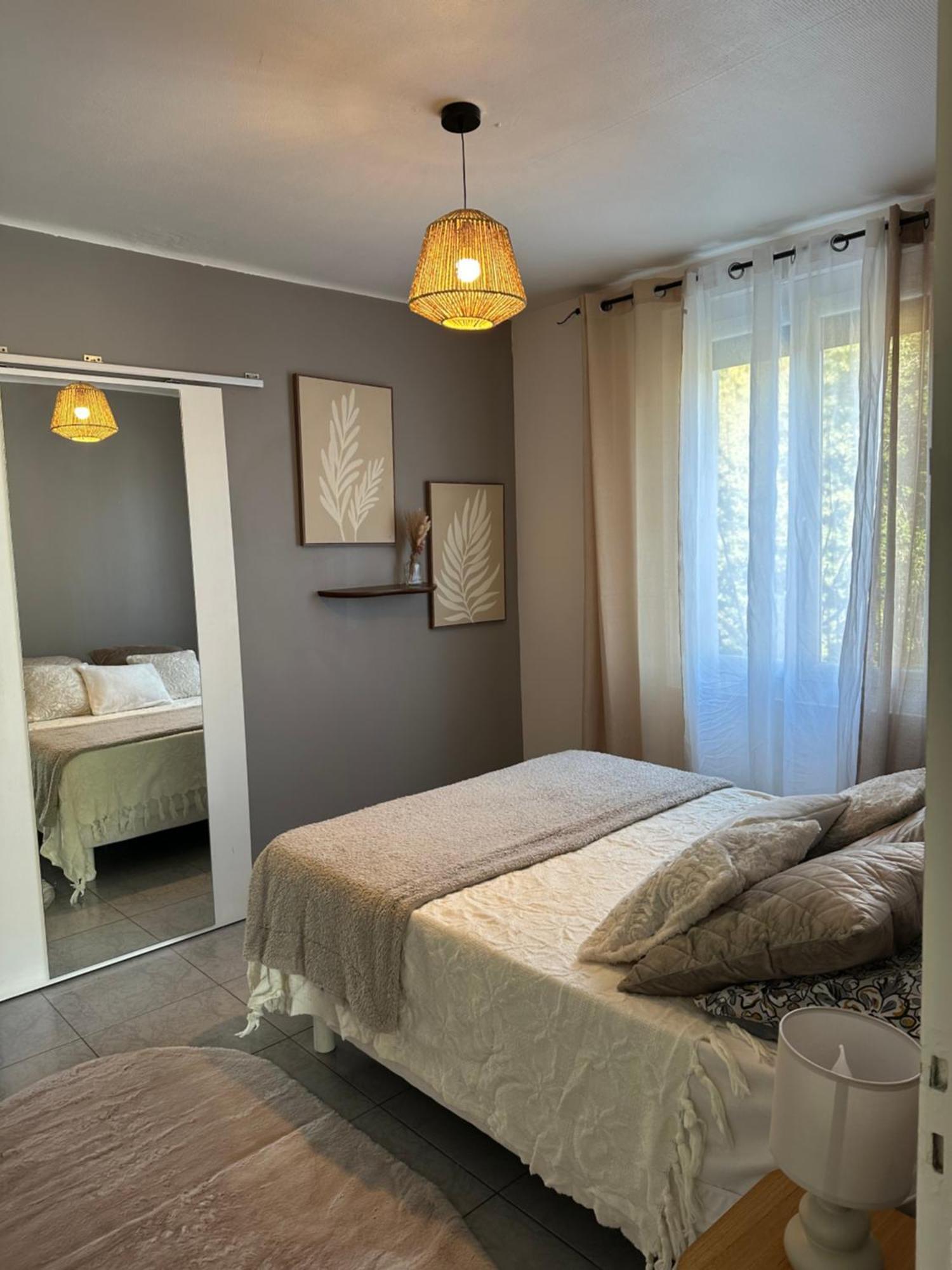 Villa Climatise Avec Piscine Et Jacuzzi カルパントラ エクステリア 写真